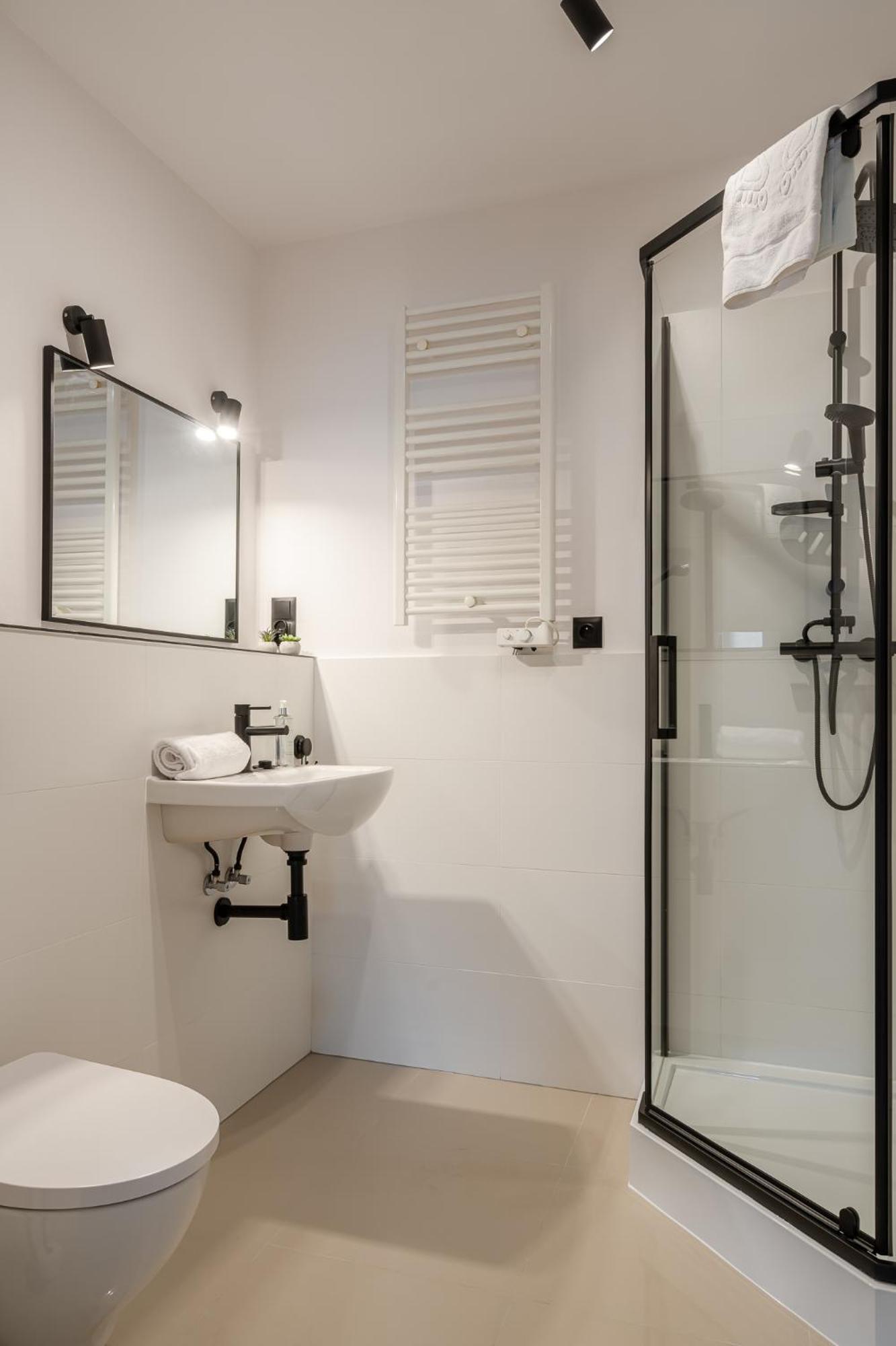 Rentplanet - Apartamenty Cybulskiego II Wroclaw Bagian luar foto